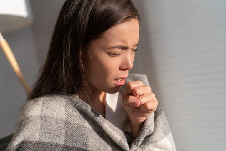 Суха кашлица – причини и признаци